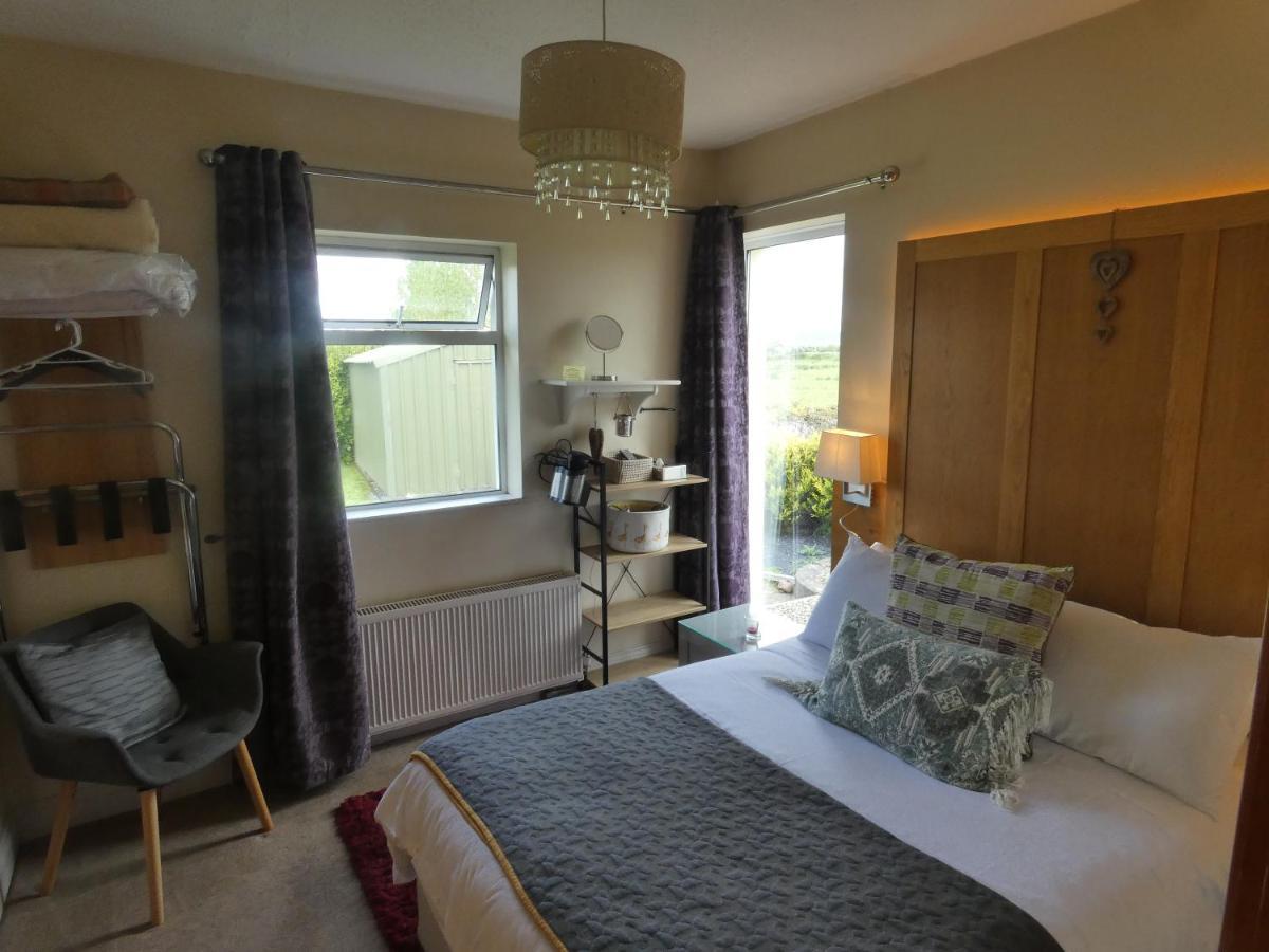 Bunratty Castle Mews B&B Екстериор снимка